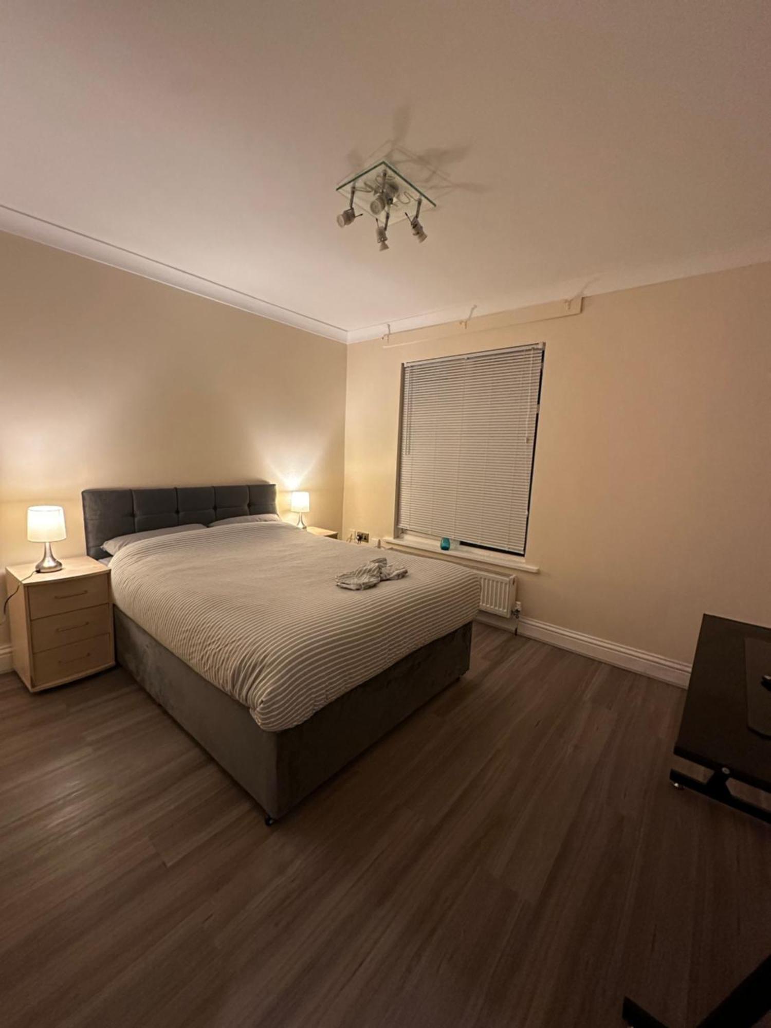 Leavesden Residence - Central - Cosy - Harry Potter Watford  Exterior photo